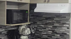 Comfortable Stay Evanston NW - Near YYC Airport, Highways, Shopping & Parks - Image 3