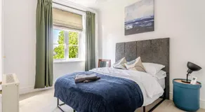 Spacious 3 Bed Apartment for Contractors and Families - Image 2