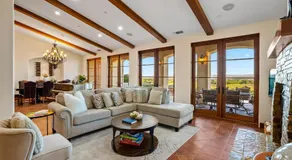 Krisyn Vineyards by Avantstay Private Pool + Spa Templeton Wine Country - Image 2
