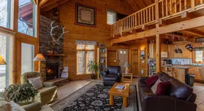 Misty Peak: cabaña de troncos ubicada en forma privada pero convenientemente ubicada a Boone. - Image 5