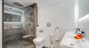 Brighton Street Apartment - 2 Bedroom Free Wi-Fi and Parking - Image 2