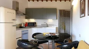 Green Bike Vintage Tuscany - Countryside holiday apartment with pool - Image 4