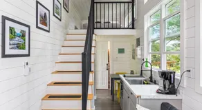 Riverside Tiny House with hot tub near Stowe - Image 4