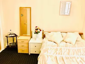 Comfortable double room close to the city centre - Image 4