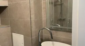 neu renoviert private zimmer mit Bad und Küche - Image 2