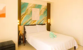 Casa - City Lights & Sea Breeze View Studio Near Ayala Mall - Image 5