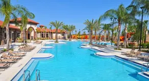 Superbe maison mitoyenne de style « resort » avec 4 chambres et 3 salles de bains, dotée d'une petite piscine – 4686TD - Image 3