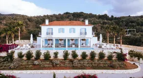 Luxury Apartments La Villa - Image 5