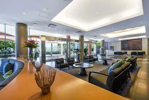 Appartement de vacances adapté aux familles avec piscine et jardin - Image 5