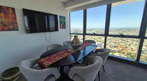 Exotic Moroccan Oasis on Level 60 in Meriton - Deluxe Story Bridge & River Views - Free Parking - Image 4
