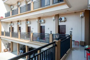 Urbanview Hotel near Alun Alun Tegal - Image 2
