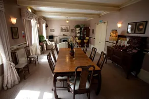 Fines Bayliwick Hotel - Image 3