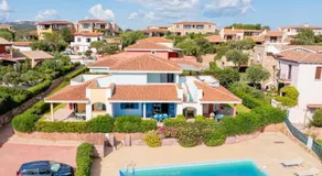 Apartments in Residence with swimming pool in Cala Girgolu - Image 5