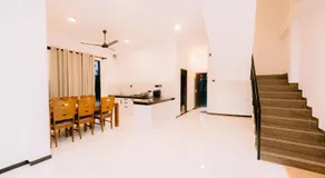 Summit House - Image 5