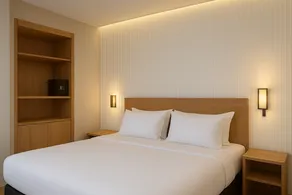 Parkside Boutique Serviced Apartments - Image 3