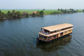 ECO Houseboat - Image 5