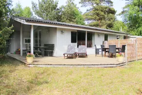 Holiday cottage close to beach - Image 2