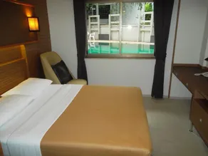 Honey Lodge - Image 2