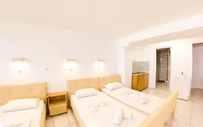 Palm Bay Hotel - Image 1