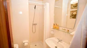 Spacious Apartment in Malpica with Sea and Mountain Views - 110 m² - Image 2