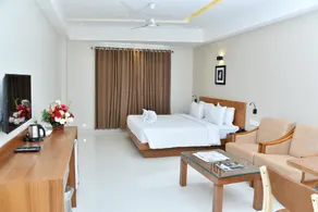 Navaratna Inn - A Luxury Hotel - Image 3