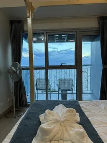 Panoramic Seaview 2BR Near Airport Facing the Bay - 7g - Image 2