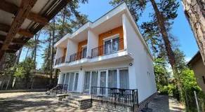 Öt Fenyő Apartmanház - Image 3