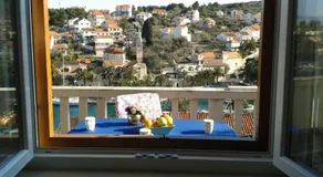 Apartment Splitska - Image 2
