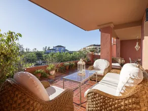 Voll ausgestattete großzügige Ferienwohnung mit Pool, Garten und Terrasse - Image 5