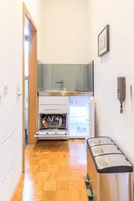 Charming City Apartment with parking spot - Image 4