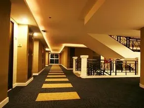 Summer Spring Hotel - Image 2