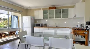 Beachside Getaway - Image 3