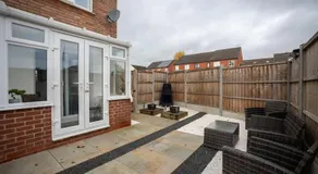 Comfortable Home Near Supermarket with Parking & Garden - Image 3