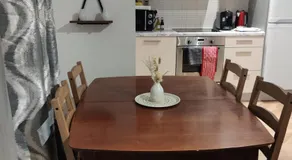 Ratcliffe Apartment - Image 3