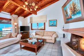 Spacious villa with shared pool and amazing view - Image 2