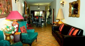 7th Street Guesthouse - Image 2