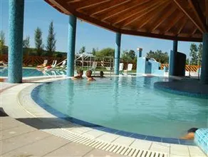 Villa Apartman Gyogyvizes Medencevel - Image 4