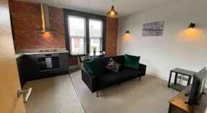 1 bed flat with parking near town centre - Image 3