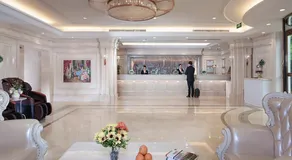 Vienna Hotel (East Plaza of WuHan High-Speed Railway Station) - Image 5