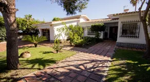 VILLA ALBORAN Beachfront 9PAX - Image 5