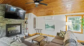 Cozy Home W/ King Bed & Lake access - Image 2