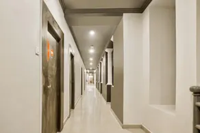30111 273 Hotel Everest Poonamallee High Rd - Image 5