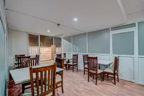 Townhouse DLF Phase-4 MG Road Cyber Hub - Image 5