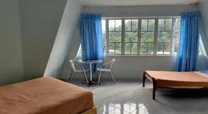 Ria Cameron Hotel - Image 2