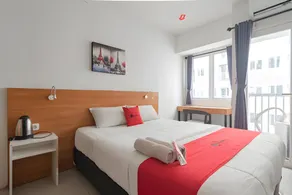 RedDoorz Apartment at Grand Sentraland Karawang - Image 2
