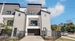 Premier 3BR Family Escape in the heart of Houston - Image 5