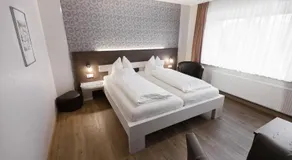 Double room, shower, toilet, no smoker - Image 2