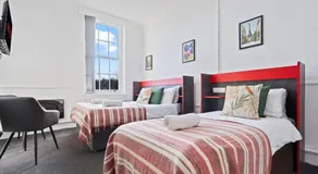Modern Self-Contained Studio in Dudley Sleeps 2 - Image 4