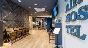 Airhostel Barcelona Airport 24h - Image 2