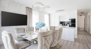 Corvin 5 Stars Luxury Apartment with Free Parking - Image 3